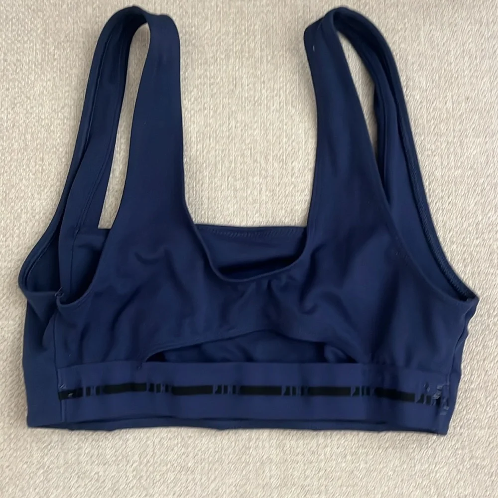 Ultimate square neck, sports bra, gym, yoga, sculpted neckline